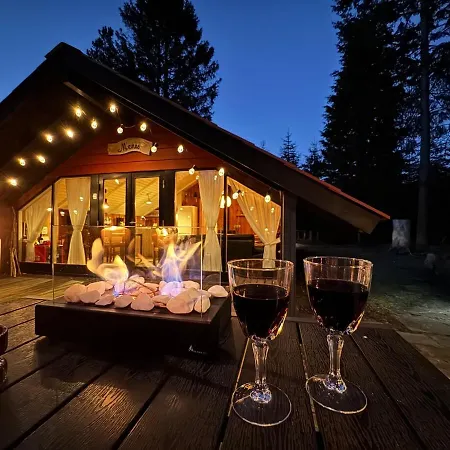 Casa de Férias In 2 By The Lake, Legoland, Forestcabindk *