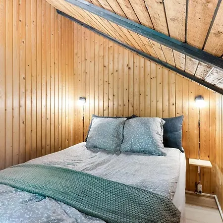 Prázdninový dům In 2 By The Lake, Legoland, Forestcabindk *