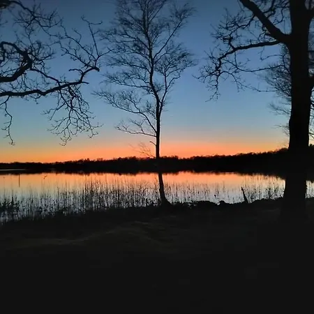 In 2 By The Lake, Legoland, Forestcabindk * Ansager