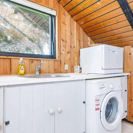 In 2 By The Lake, Legoland, Forestcabindk *