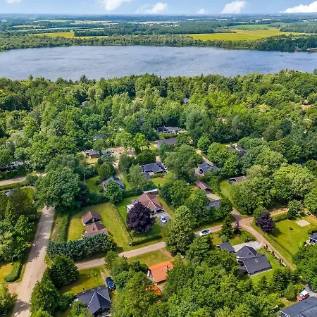 In 2 By The Lake, Legoland, Forestcabindk * Ansager