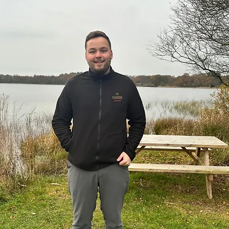 Prázdninový dům In 2 By The Lake, Legoland, Forestcabindk *