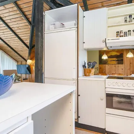 In 2 By The Lake, Legoland, Forestcabindk * Ansager